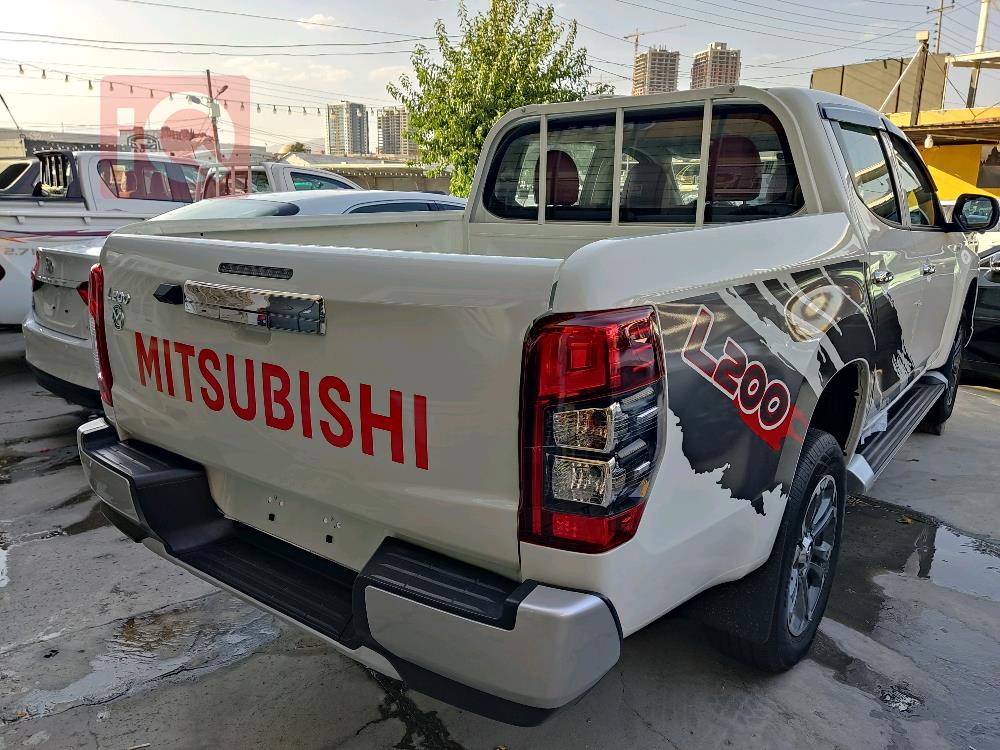 میتسوبیشی L200